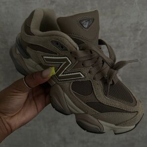 New Balance 9060